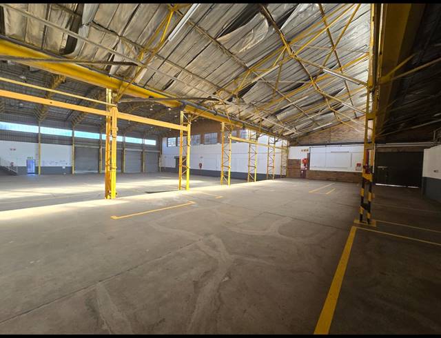 2,722M² WAREHOUSE TO LET IN BENROSE